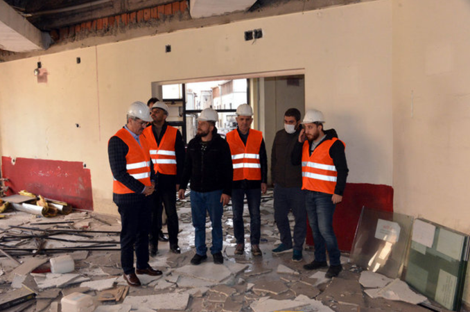 Son Dakika: Foto Haber... Kahramanmaraş'ta Dünya'nın Gündeminde olan o bina yıkılıyor! 'Dünyanın en saçma binası'nın yıkımı başladı 6