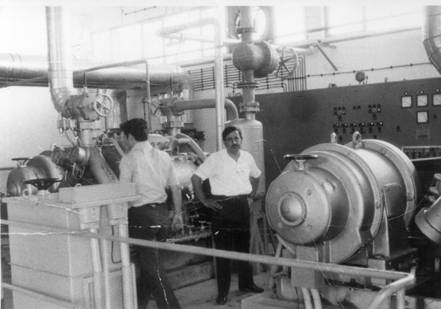 Fotoğraflarla Merhum Sani Konukoğlu. Sani Konukoğlu Kimdir? Sani Konukoğlu'nu Yaşam Hikayesi. 1