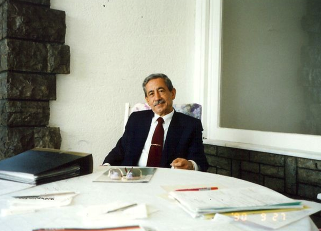 Fotoğraflarla Merhum Sani Konukoğlu. Sani Konukoğlu Kimdir? Sani Konukoğlu'nu Yaşam Hikayesi. 3