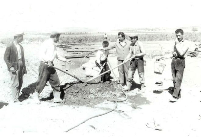 Fotoğraflarla Merhum Sani Konukoğlu. Sani Konukoğlu Kimdir? Sani Konukoğlu'nu Yaşam Hikayesi. 11