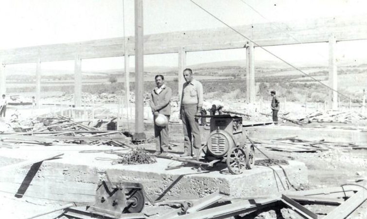 Fotoğraflarla Merhum Sani Konukoğlu. Sani Konukoğlu Kimdir? Sani Konukoğlu'nu Yaşam Hikayesi. 12