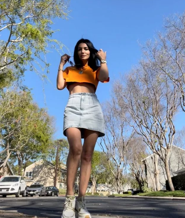 Foto Haber: Aleyna Tilki’nin annesi Havva Öztel mini eteğiyle Kaliforniya sokaklarında şov yaptı! 3