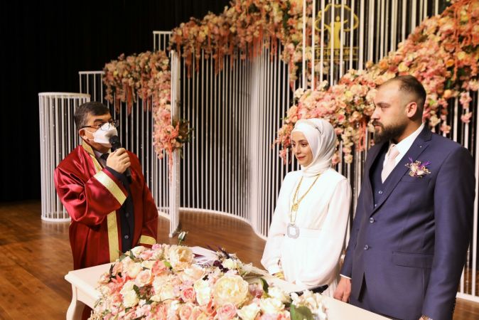 Foto Haber: Gaziantep, Şanlıurfa, Kahramanmaraş ve Malatya'daki nikah dairelerinde 14 Şubat yoğunluğu 1