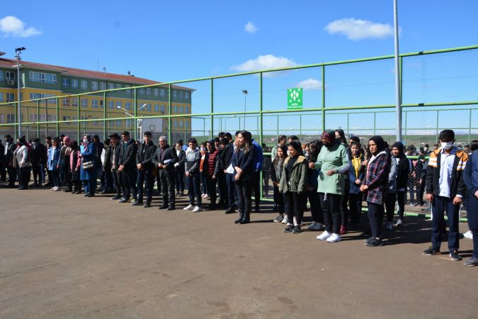 Foto Haber: Gaziantep'te ve çevre illerdeki okullarda deprem tatbikatı yapıldı 3