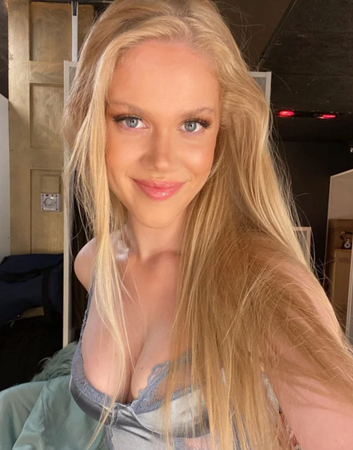 Ağzını fena bozdu küfür etti! Jartiyerli pozlarını paylaşan Serel Yereli'den seks ve cinsellik açıklaması 1