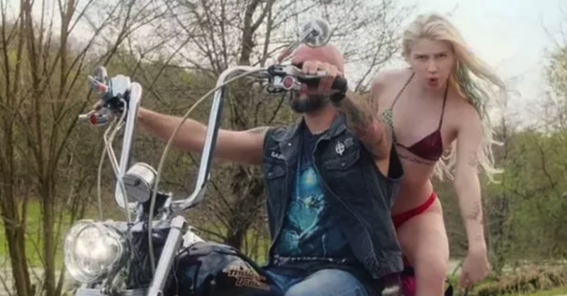 Aleyna Tilki'nin Her Bir Detayına Şaşıracağınız yatak odası paylaşımı! İç çamaşırlı klibiyle gündem olmuştu! Aleyna Tilki'den yatak odası pozu! 3