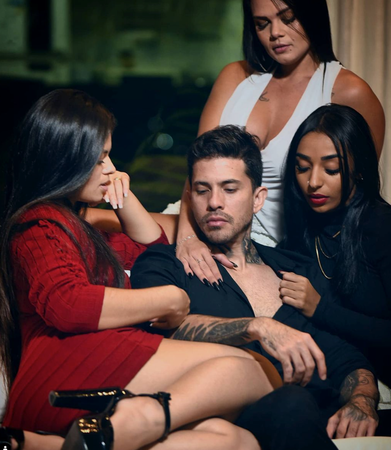 9 kadınla aynı anda evlenen adam resmen bunalımda: Adil bir cinsel ilişki programı yapmak zorundayım 9