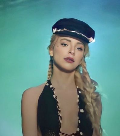 Merve Boluğur Bu Kez Çok Fazla Cüretkar! Simsiyah Mayosuyla Poz Verdi Takipçileri Eridi Murat Dalkılıç Bile Bu Pozlara İç Çekecek 4