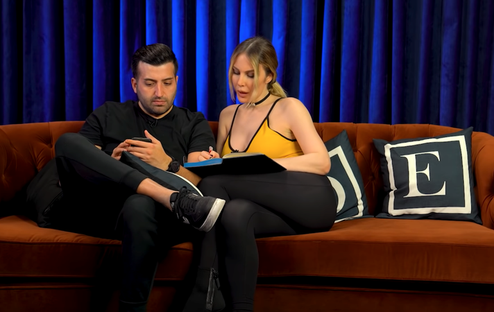 Foto Haber: Yok Artık... Hande Sarıoğlu korona virüs'ten dolayı karantinaya alınmıştı!Hande Sarıoğlu dans hocasını yayına getirdi! "Taytımı çıkarayım mı hocam?" 8