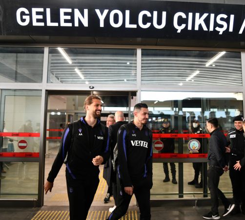 Gaziantep'te, Trabzonspor Şampiyon Gibi Karşılandı! Gaziantep FK-Trabzonspor maçı ertelenmişti! Trabzonspor kafilesi Gaziantep'e geldi! 2