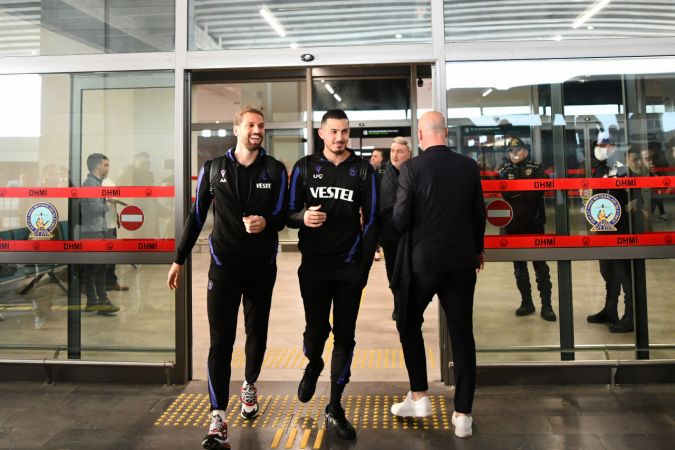 Gaziantep'te, Trabzonspor Şampiyon Gibi Karşılandı! Gaziantep FK-Trabzonspor maçı ertelenmişti! Trabzonspor kafilesi Gaziantep'e geldi! 7