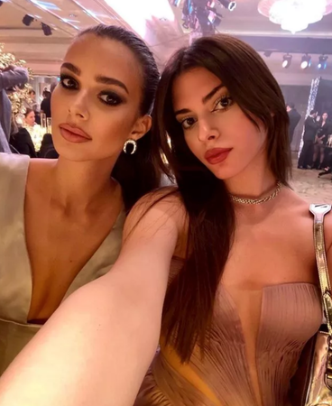 Defne Samyeli Yine Yaptı Yapacağını! Defne Samyeli yaz sezonunu açtı! Mini şortlu ve sütyenli poz verdi 8