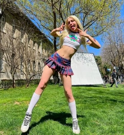 Aleyna Tilki, Cüneyt Özdemir'i fena bozdu! "Girdiği Kopmleks..." Aleyna Tilki 'tangalı' klibine gelen eleştirilere ateş püskürdü! 2