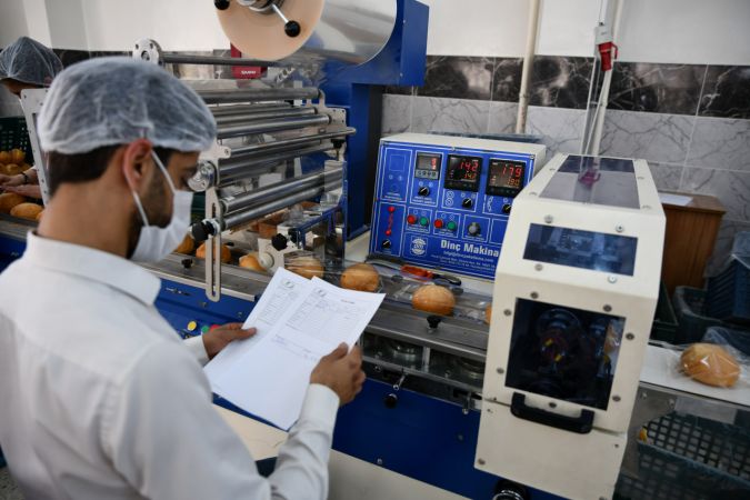 Gaziantep'te liselilerin yaptığı ekmekler ramazanda ihtiyaç sahiplerinin de yüzünü güldürüyor 6