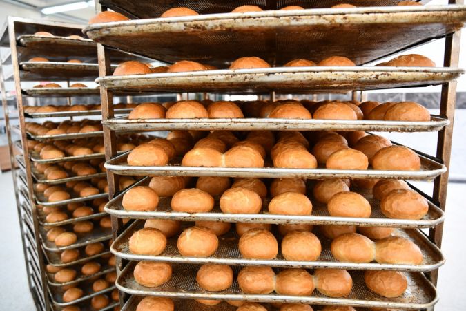 Gaziantep'te liselilerin yaptığı ekmekler ramazanda ihtiyaç sahiplerinin de yüzünü güldürüyor 10