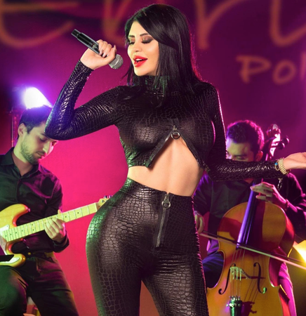 Ebru Polat sevgilisinin ayaklarını yıkadı! O anları sosyal medyadan paylaştı 8