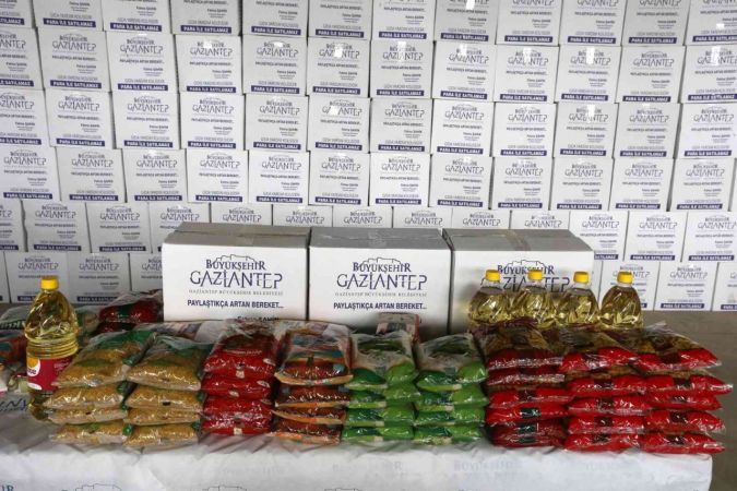 Gaziantep'te Ramazan Ayı Menüsü En Az 150 Lira'ydı! Gaziantep’teki iftar çadırında 210 bin kişilik iftar yemeği ikram edildi... YORUMLARINIZ 2