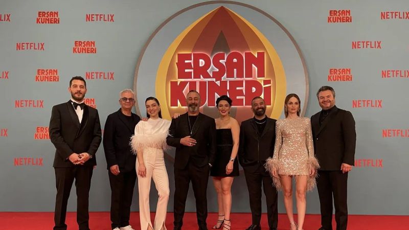 Cem Yılmaz'ın ''Erşan Kuneri''sinden çok yıldız ismin Rus sevgilisi konuşuldu! Geceye adeta damga vurdu! 1