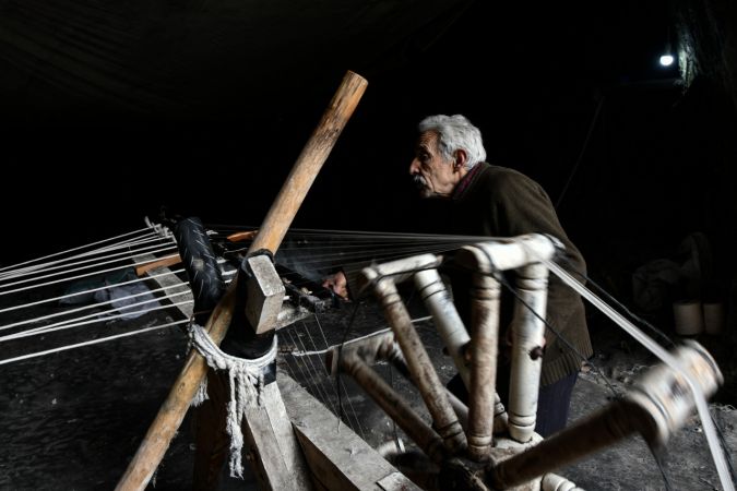 Gaziantep'te yaklaşık 60 yıldır mağarada kendir üretiyor...Gaziantep'in Unutulan El Emeği Mesleği 13