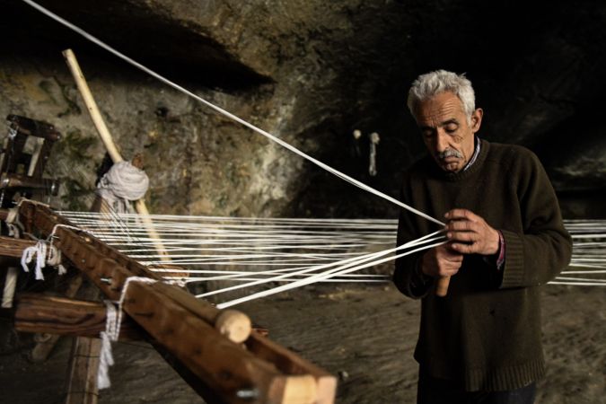 Gaziantep'te yaklaşık 60 yıldır mağarada kendir üretiyor...Gaziantep'in Unutulan El Emeği Mesleği 35