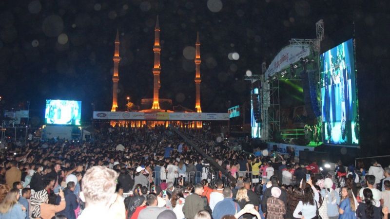 Hadise Güzellik Kraliçesi Oldu: Hem de Öyle Bir Şeyin Tacını Aldı ki Herkesin Ağzı Açık Kaldı! Hayranlarını Büyüledi! 4