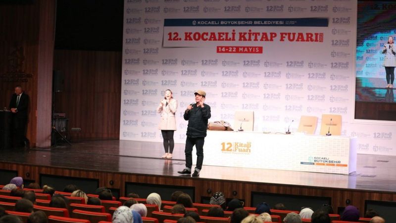 Okan Bayülgen Yine Uslu Durmadı: Ünlü Sunucu Gençlerle Uğraşma Huyundan Bir Türlü Vazgeçmedi! Bu Defa Çok Ağır Konuştu, Gençlerden Boykot Gelebilir! 2