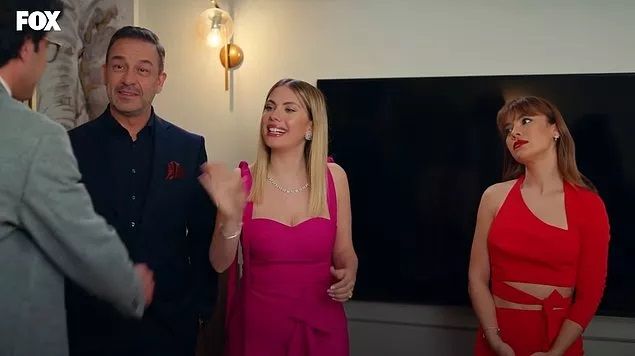 Yasak Elma'da Şok: Kimsenin Beklemediği Darbe O İsimden Geldi! Dizinin Reytingleri Dibi Görebilir! İzleyiciler Çok Üzülecek! 3