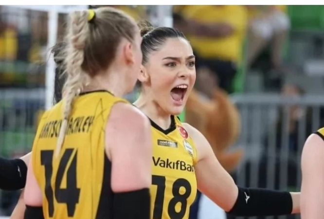 İLKLERİN TAKIMI VAKIFBANK! Zehra Güneş dünya tarihine geçti! 1