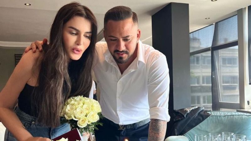 Selin Ciğerci Nefes Kesiyor: Tekrar Evlenen Güzel Yıldız, Coştukça Coştu! Bu Pozlara Kocası Ne Diyecek? 3