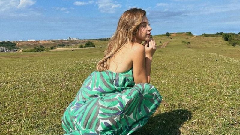 Hande Erçel'in Ablasının Güzelliği Ortaya Çıktı, Hande Krizlere Girebilir! Meğer Ablası Bir Afetmiş... 2