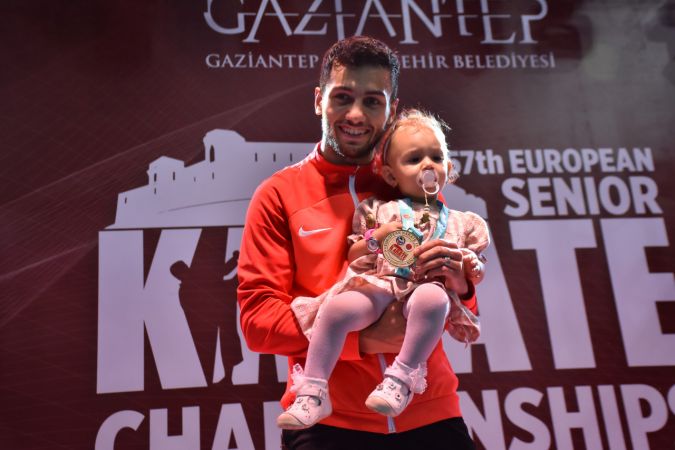 Gaziantep'te süren 57. Avrupa Büyükler Karate Şampiyonası'nda milli sporcular 6 altın, 1 gümüş madalya kazandı. 4