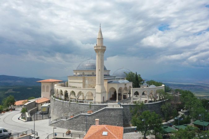 Hz. Ukkaşe Türbesi restorasyonun ardından ziyaretçilerini ağırlıyor 1