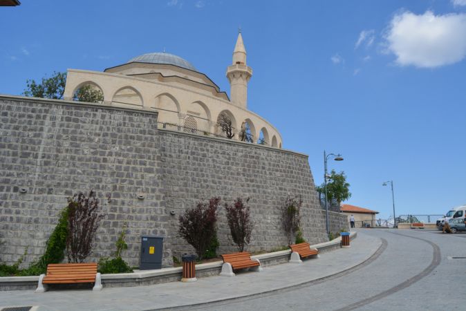 Hz. Ukkaşe Türbesi restorasyonun ardından ziyaretçilerini ağırlıyor 7