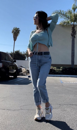 Aleyna Tilki'nin annesi Havva Öztel öyle bir poz verdiki alev alev yaktı! Fit vücudu ile Aleyna'yı solladı! "Bu nasıl bir güzellik"  dedirtti 1