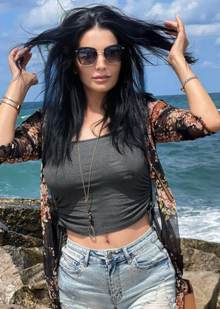 Aleyna Tilki'nin annesi Havva Öztel öyle bir poz verdiki alev alev yaktı! Fit vücudu ile Aleyna'yı solladı! "Bu nasıl bir güzellik"  dedirtti 5