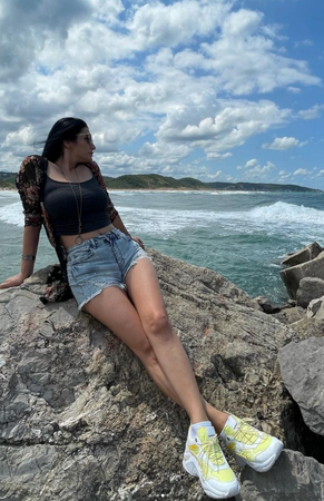 Aleyna Tilki'nin annesi Havva Öztel öyle bir poz verdiki alev alev yaktı! Fit vücudu ile Aleyna'yı solladı! "Bu nasıl bir güzellik"  dedirtti 4