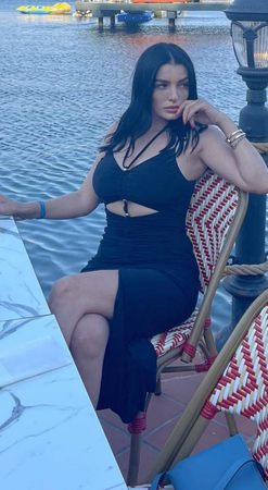 Aleyna Tilki'nin annesi Havva Öztel öyle bir poz verdiki alev alev yaktı! Fit vücudu ile Aleyna'yı solladı! "Bu nasıl bir güzellik"  dedirtti 8