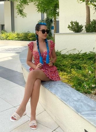 Selin Ciğerci ve eşi Sapanca'da bungalov hotel açtı..Sosyal Medya Yıkıldı... 2