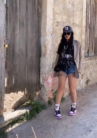 Selin Ciğerci ve eşi Sapanca'da bungalov hotel açtı..Sosyal Medya Yıkıldı... 4