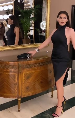 Selin Ciğerci ve eşi Sapanca'da bungalov hotel açtı..Sosyal Medya Yıkıldı... 1