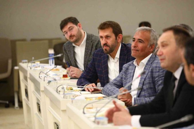 Gaziantep'e Gaziray'la Metro Geldi....Gaziantep Gaziray'da Sona Gelindi...Gaziray Gaziantep'te Trafik Sorunu Çözüldü! 5 kilometresi Yerin Atında 1