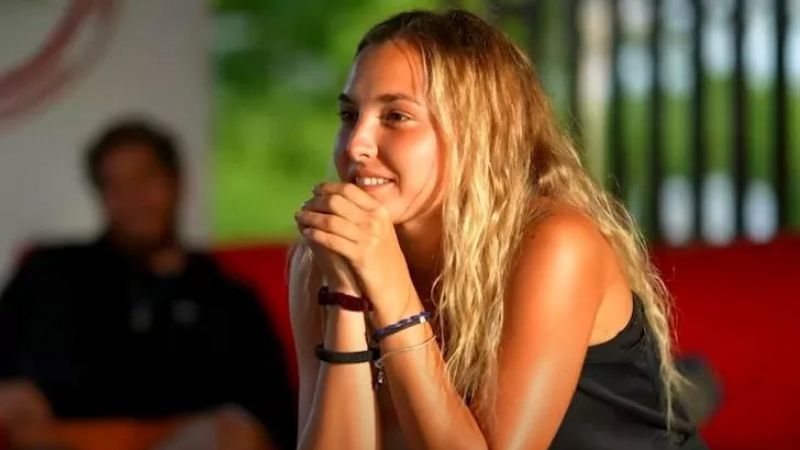 Survivor Sude’nin Mini Şortlu Pozuna Binlerce Yorum! Sevgilisi Mert Öcal Fotoğrafa Sessiz Kalamadı! 1