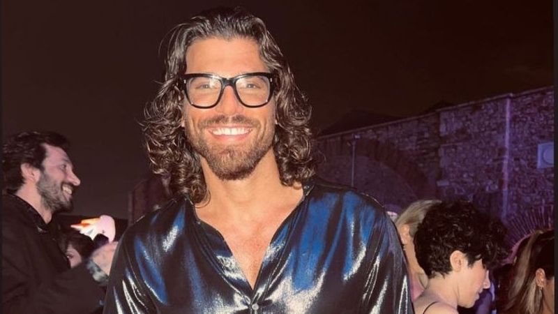 Can Yaman'a Kritik Protesto! Ünlü İsim Sinirlerine Hakim Olamadı… 1