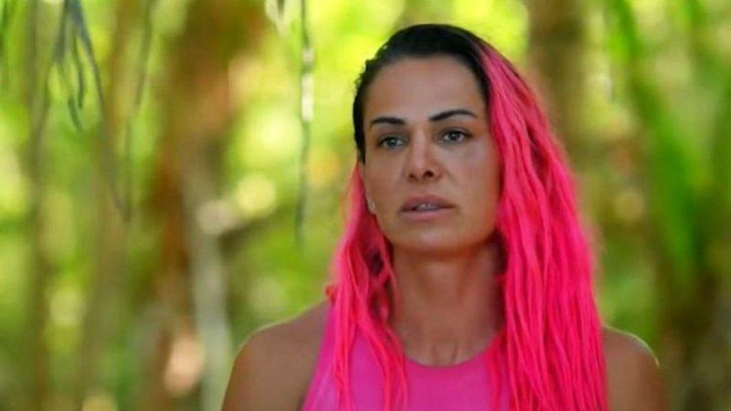 Dominik'te Ortalık Karıştı! Nagihan Uyarı Üstüne Uyarı Aldı! Siniri Geçmedi Ortalığa Ateş Püskürdü! Yetkililer Müdahale Etmek Zorunda Kaldı 3