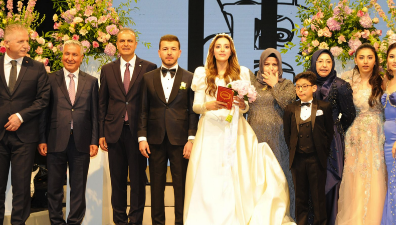Fatma Şahin Hangi Akrabasını Evlendirdi? Bol Şahitli Ve Sanatçılı Muhteşem Düğün... 3