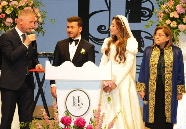 Fatma Şahin Hangi Akrabasını Evlendirdi? Bol Şahitli Ve Sanatçılı Muhteşem Düğün... 2