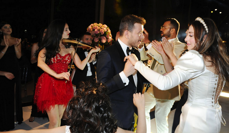 Fatma Şahin Hangi Akrabasını Evlendirdi? Bol Şahitli Ve Sanatçılı Muhteşem Düğün... 1