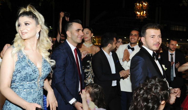 Fatma Şahin Hangi Akrabasını Evlendirdi? Bol Şahitli Ve Sanatçılı Muhteşem Düğün... 4