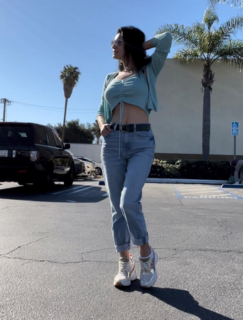 Aleyna Tilki’nin annesi Havva Öztel'den Boğaz manzaralı çok konuşulacak pozlar! Böyle güzellik yok dedirten pozlar 5