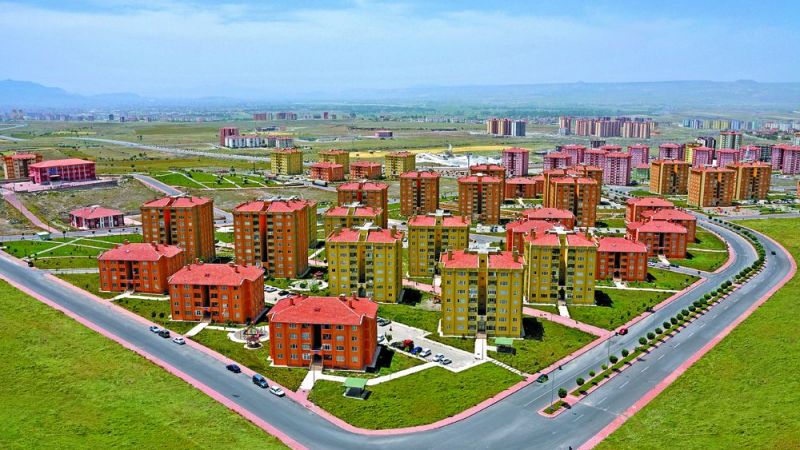 Çevre, Şehircilik ve İklim Değişikliği Bakanı Murat Kurum, TOKİ'nin Yeni Projelerine İlişkin Önemli Bir Açıklamada Bulundu: Kira Öder Gibi Ev Sahibi Olmak İçin Ağustos... 2
